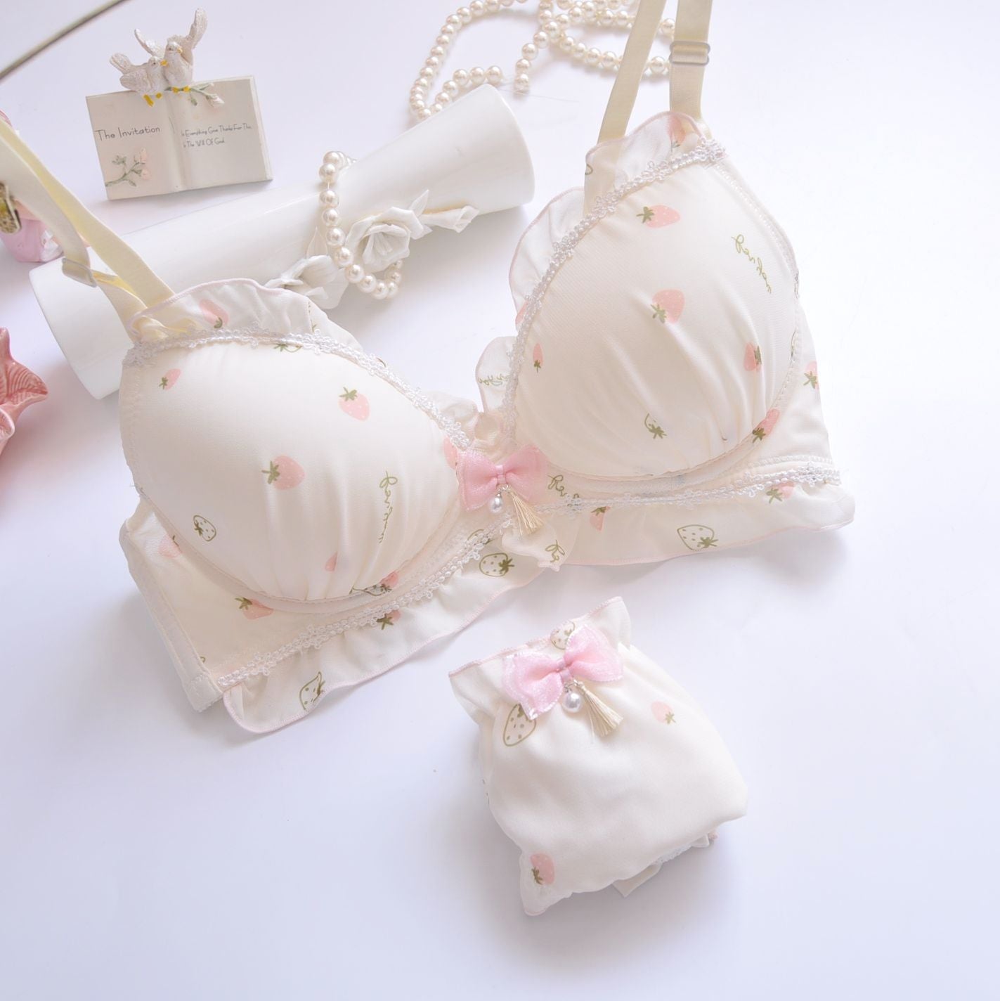 Women's UnderWired Full Cup Lace Multiway Bra with Matching Panty (Set of 4)